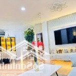 Em bán căn 2 và 3 ngủ n01t4 view hồ thoáng giá rẻ lh em xem nhà 0923363502/zalo