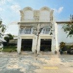 Nhà mặt tiền đẹp chủ nhà cần bán gấp để thanh toán ngân hàng
