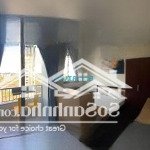 Cho thuê căn hộ nội thất đẹp, đối diện công viên, nằm trong khu đô thị fpt