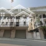 8,5m mặt tiền. diện tích 93,5m tại sao biển vin 2 giá nhỉnh 12tỉ. quá rẻ