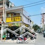 đang cho thuê 15tr/tháng- góc 2 mtkd lê sát, 4 m x 15m, giá 10.5 tỷ, p. tân quý , q.tân phú