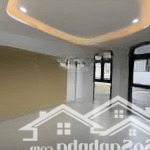 Bán nhà ,3 tầng ,hẻm xe hơi ,sát mặt tiền đường chỉ hơn 7 đồng.