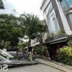 Hoàng cầu - võ văn dũng : 55m2 5 tầng - mt 4.5m - ngõ 6m oto tránh - vỉa hè kinh doanh.