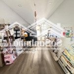 Bán nhanh căn hộ phú mỹ vph q7 căn góc yên tĩnh.dt 88m2. 2pn, 2wc full nt. giá 4,2
tỷ view đẹp
