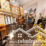 Cho thuê căn hộ tập thể phố quán thánh, ba đình. 70m2, 2pn cách mặt phố 15m. giá thuê 13.5 tr/tháng