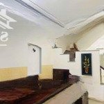 Hẻm gần 4m - sát mặt tiền thuận tiện di chuyển khắp tp. hồ chí minh