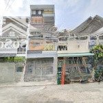 Nhà phố mới xây gần làng đại học quốc gia và bigc go tp. dĩ an