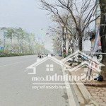Siêu phẩm mặt phố võ chí công - 5 tầng thang máy - vỉa hè ô tô tránh - kinh doanh tấp nập ngày đêm