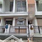 Cho thuê nhà mặt phố mạc thái tổ, dự án hdi, diện tích 100m2 * 4 tầng 1 hầm, thông sàn, thang máy