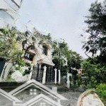 Bán biệt thự vườn đào, khu vực đáng sống hà thành, an ninh tốt, cạnh hồ tây, giá chào: 125 tỷ