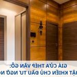Giá cửa thép vân gỗ 2025 – có thật sự rẻ hơn gỗ tự nhiên?