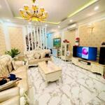 Nhà đồng mai ôtô đỗ cổng gần cây xăng hơn 3 tỷ