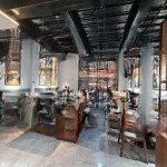 Cho thuê nhà mặt phố thái hà cực đẹp, diện tích 230m2x2tầng, mặt tiền 10m, kinh doanh mọi mô hình