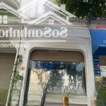 Cho thuê nhà mặt phố dịch vọng hậu-duy tân-cầu giấy 100m2 7 tầng 1 hầm. mt 6m. thông sàn. giá 70tr