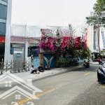 Villa 18a mai thị lựu p.dakao q1 , dtsd : 600m2 , ngang 22m dài 30 có 2 tầng và sân vườn