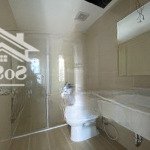 Chính chủ bán căn hộ 92m2 tầng cao tòa a1 92m2 3 ngủ giá mềm đang cho thuê 11tr miễn tg và môi giới