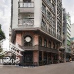 Cho thuê nhà 2 mặt tiền phố ngũ xã, q. ba đình - dt 120m2 x 3 tầng - mt 15m - giá 70tr.