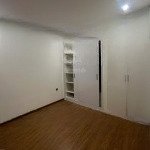 Cho thuê căn hộ 2pn, 2wc, 100m2 tại trung yên plaza, nội thất cơ bản chỉ 17 triệu