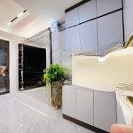 Nhỉnh 4 tỷ có ngày căn nhà 21m 6 tầng trung tâm đống đa ngõ thông