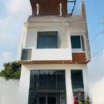 Nhà gần vòng xoay hiệp thành 3, diện tích siêu đẹp, (5.7 x 25), tổng 141,5m2, nhà full nội thất