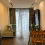Bán nhanh căn 2pn2wc đông nam áp góc- 71m2- toà vip- tầng trung- bếp l- view cv khủng long- hơn 6tỷ