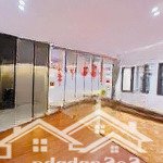 Bán nhà hoàng quốc việt 35m mặt tiền 4.2m, 3 tầng, giá 11,5 tỷ phân lô ô tô tránh