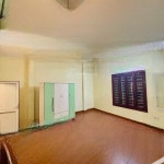 Cho thuê nhà nguyên căn lâu dài, ngõ 86 hào nam, đống đa