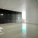 Cho thuê gấp mặt phố láng hạ 280m2, 4 tầng, mặt tiền 6m, vỉa hè rộng, kd mọi mô hình