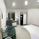 Cho thuê căn hộ q10_cửa sổ lớn_thoáng mát_có khu giặc sấy trong nhà_gần tòa nhà viettel_bếp xa