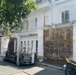 Cho thuê biệt thự sân vườn phổ quang phường 9 quận phú nhuận