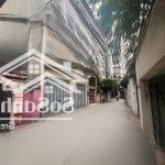 Bán nhà hoàng cầu, đống đa: 74m - 4 tầng - mặt tiền 10m - giá 20 tỷ - vị trí trung tâm - kinh doanh