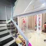 2 mặt tiền hxh - 3tầng nở hậu - cách chợ thủ đức, ga metro chỉ vài trăm mét - 6.9ty không có căn t2