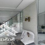 Nhà phố chuyên gia.
nd: 70m thổ full odt.
cách 5 phút đến tthc.
đối diện tiện ích nội khu công viê