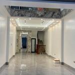 Bán nhà trung tâm phố lâm hạ 50m2, 7tầng-thang máy- full nội thất- ô tô ngủ trong nhà