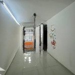 Bán căn hộ 8x plus đường trường chinh, 2pn - 2wc, đã có sổ hồng. tầng đẹp view thoáng, giá 2tỷ5