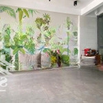 Villa hầm 3 lầu, thang máy. nội thất cao cấp - nhà mới, hiện đại
