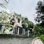 Biệt thự đáng sống hà thành hồ tây, khu quan chức cấp cao, an ninh 24/24 sân vườn, giá: 125 tỷ