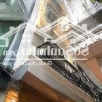 Bán nhà phố lạc long quân tây hồ: 35m, 6 tầng, thang máy, giá 8.8 tỷ.
