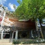 Nhà diện tích đẹp 20x15m mặt tiền hồ biểu chánh thông nvt, q. pn. có thể tách thửa. giá về 38,5 tỷ