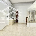 Cho thuê nhà riêng mới đông quan, cầu giấy, dt 32m2 x 5 tầng, 3 ngủ, 3wc, đủ đồ, giá thuê 15tr/th