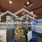Cho thuê nhà mặt phố nguyễn văn cừ. dt 125m2, mt 7,8 m, tầng 1 riêng biệt, vỉa hè rộng.