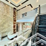 Vista verde cho thuê duplex sang trọng có sân vườn và phòng xông hơi!