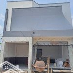 Nhà mới xây bán lấy vốn cho con làm ăn đất 80m2 nhà 150m2 sổ riêng giá 2 tỷ 1 tân phú trung củ chi