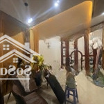 Chủ nhà chuyển công tác cần bán căn nhà full nội thất, ô tô đỗ cửa, gần các trường học