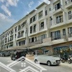 Với 6.x tỷ sở hữu ngay căn đã hoàn thiện 4 tầng đối diện công viên và 9 toà chung cư