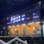 Cho thuê nhà mặt phố huỳnh thúc kháng - nguyễn chí thanh, mặt tiền lô góc 15m, diện tích 60 m2