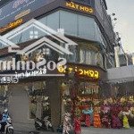 Cho thuê nhà góc 2mt đường 3 tháng 2. quận 10. diện tích: 4.5 x 20m - trệt, lầu. giá: 90tr/tháng