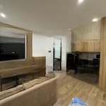 Bán tòa chdv lạc long quân, 65m2, 7 tầng, 16 phòng pccc riêng, dòng tiền 70 triệu/th, 3 bước ra hồ