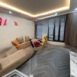Lô góc oto,2 mặt ngõ thông,1 nhà ra mặt phố huỳnh thúc kháng.dt 42m,5 tầng,mặt tiền 4m.giá 10.6 tỷ