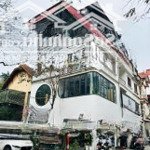 Cho thuê mặt bằng kinh doanh nhà phố siêu hot mặt tiền phố chùa láng, đống đa 240m2 (3 tầng)
